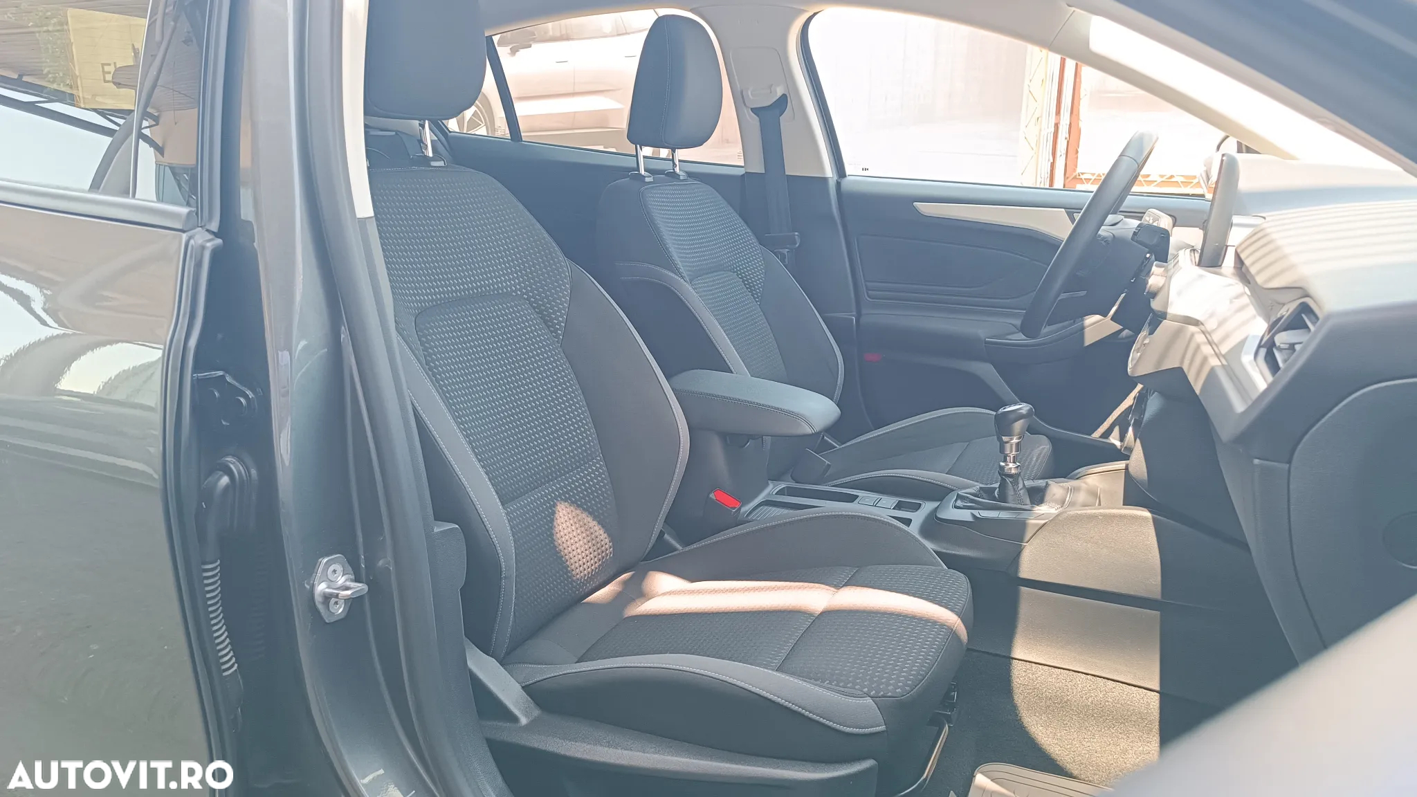Ford Focus 1.0 EcoBoost Trend - 22
