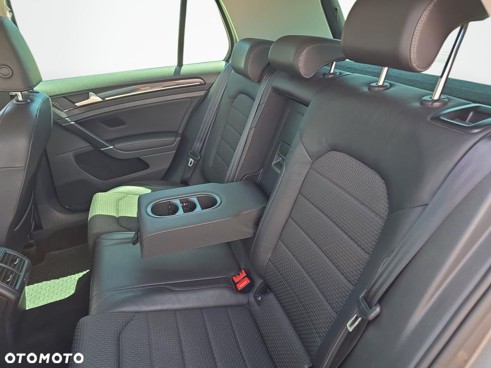 Volkswagen Golf - 27