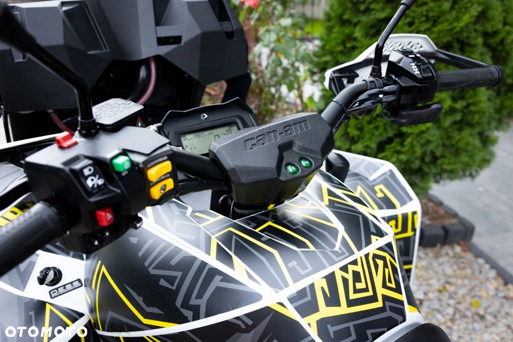 Can-Am Renegade - 11