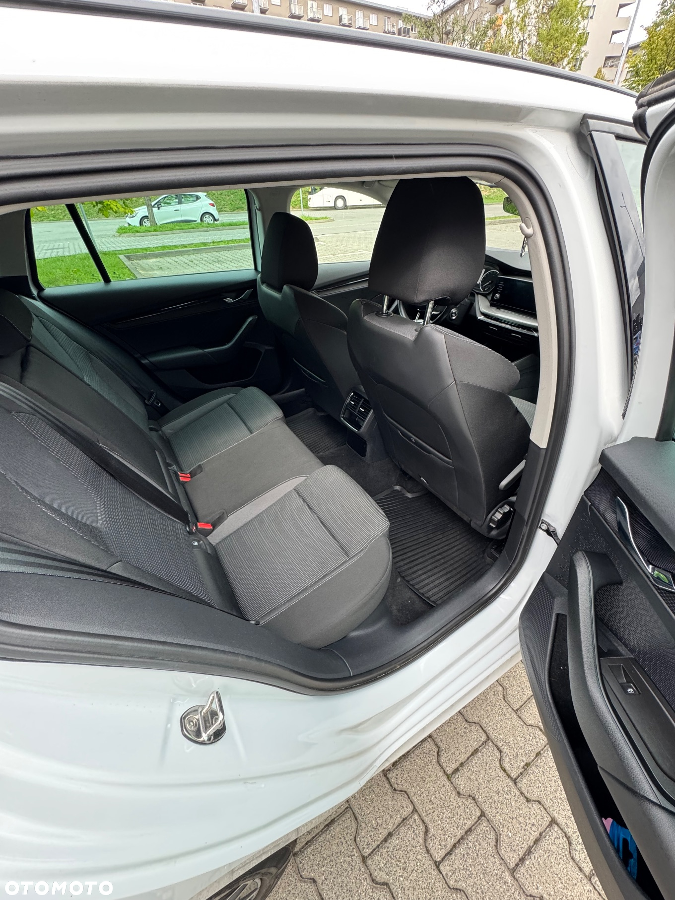 Skoda Octavia 2.0 TDI Ambition DSG - 13