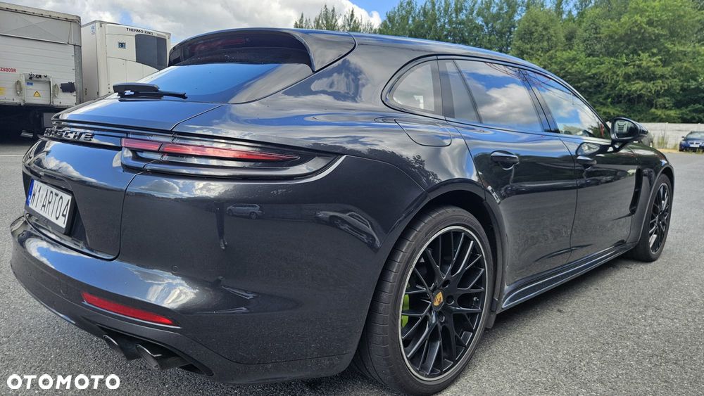 Porsche Panamera 4 E-Hybrid - 4