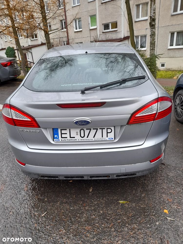Ford Mondeo 1.6 Ambiente - 2