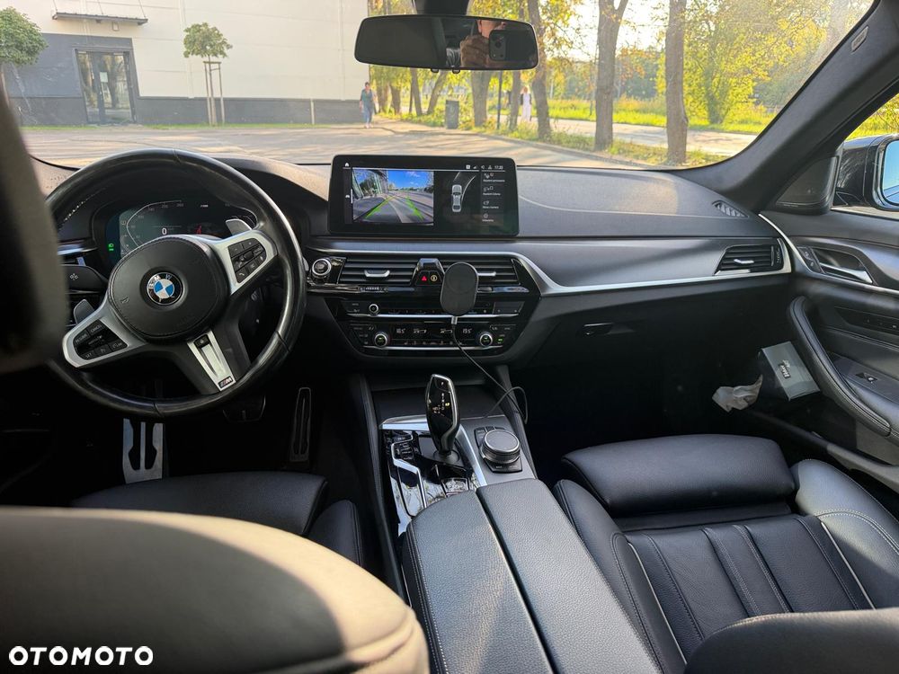 BMW Seria 5 540d xDrive mHEV M Sport sport - 16