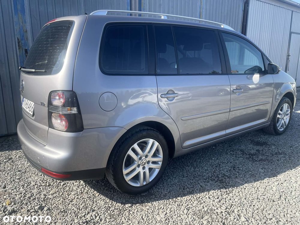 Volkswagen Touran 1.9 TDI DPF Highline - 4