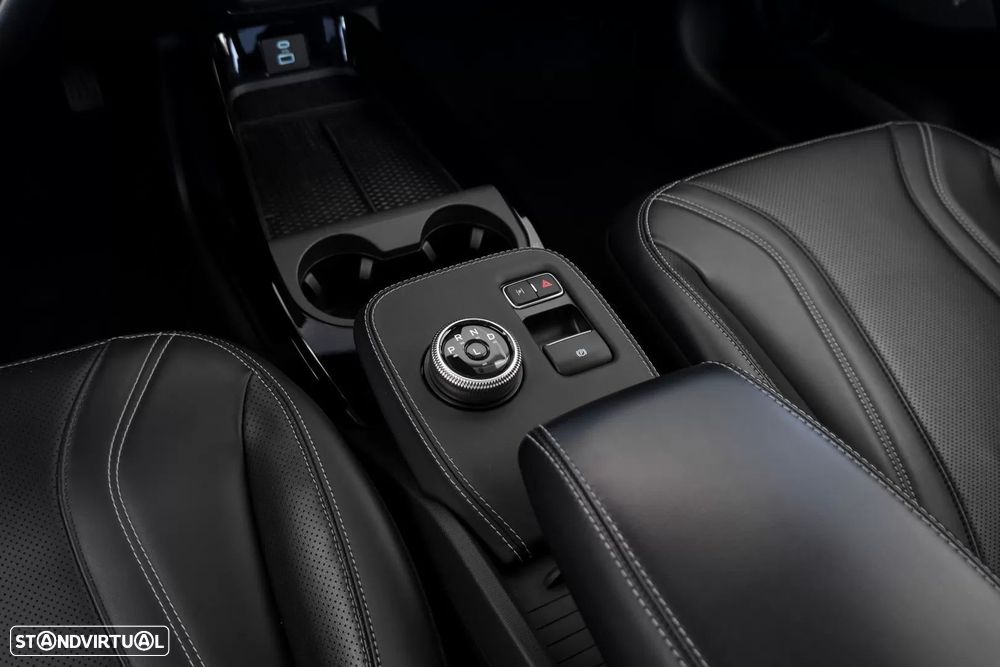 Ford Mustang Mach-E - 11