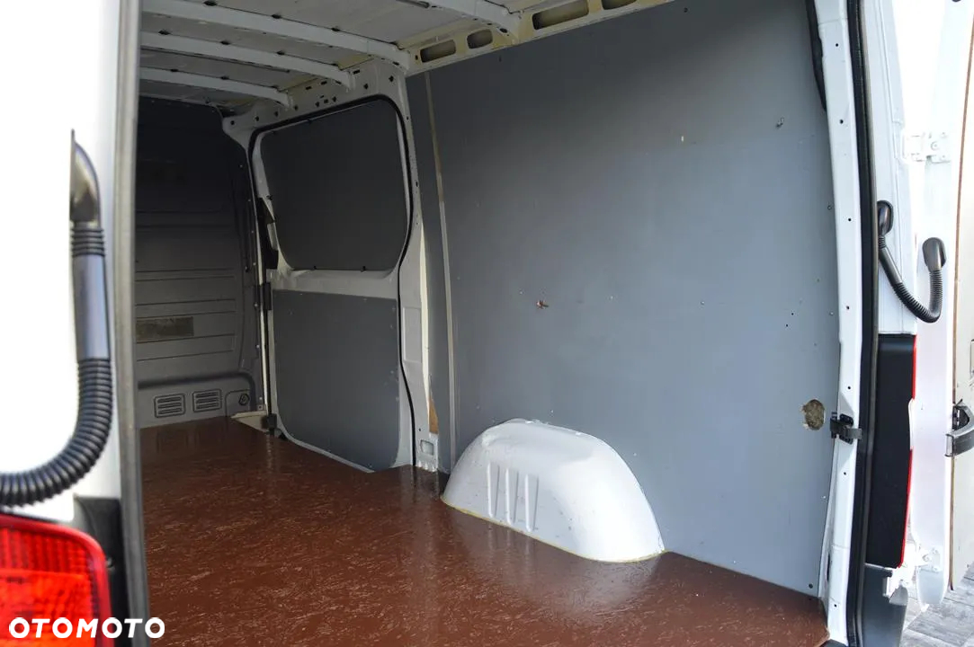 Mercedes-Benz Sprinter - 28