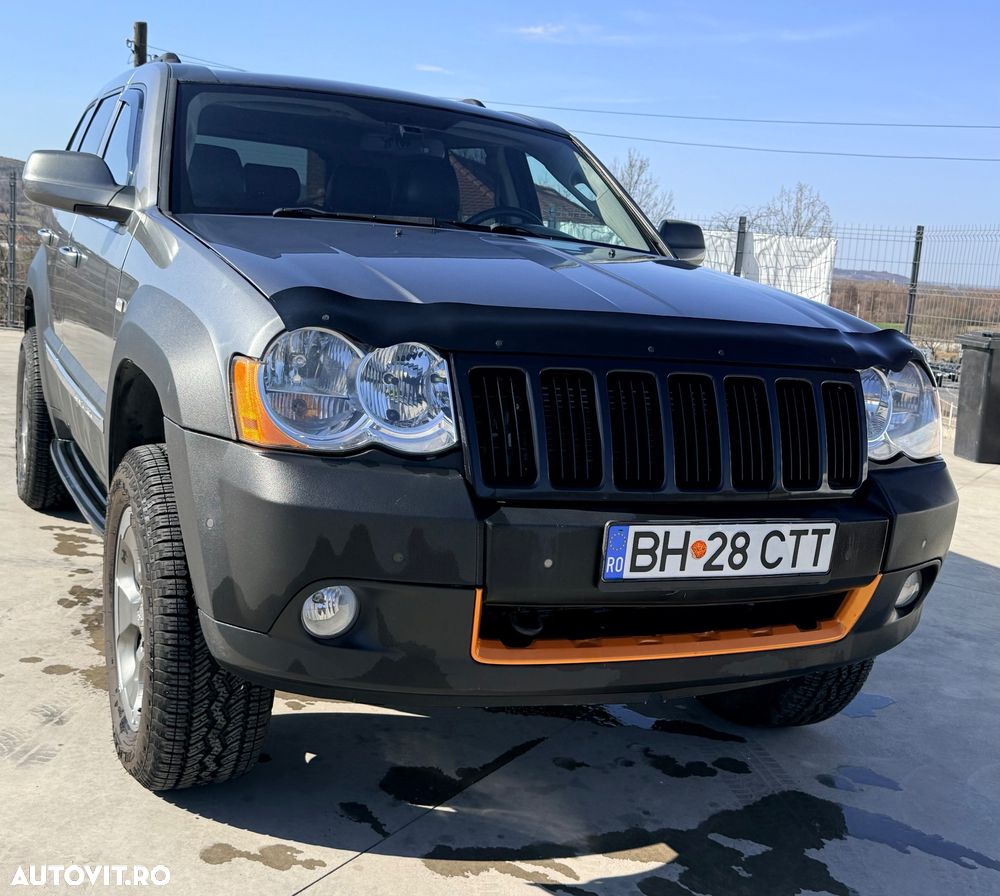 Jeep Grand Cherokee - 23