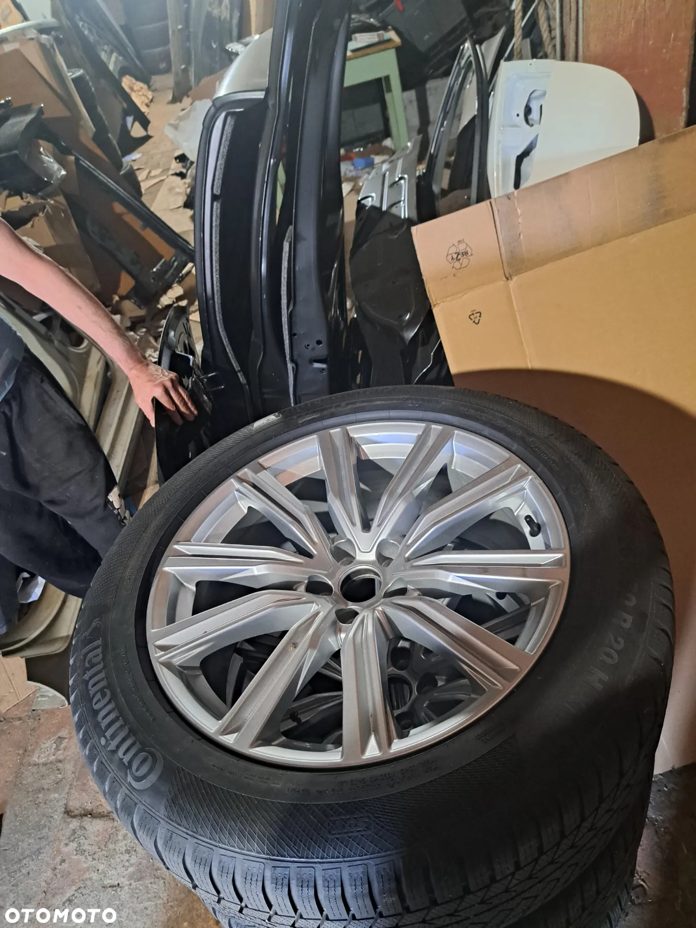 Koła zimowe Felgi Aluminiowe Audi Q8 20 Cali 265/50R20 111H XL 4M8601025T E-8.5Jx20H2 ET 20 DOT 1720 2020 Rok Continental WinterContact TS 850P 265/50R20 H XL 111H - 3