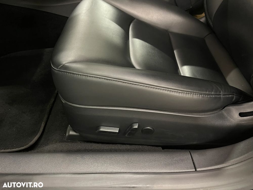 Tesla Model 3 Standard Reichweite Plus Hinterradantrieb - 29