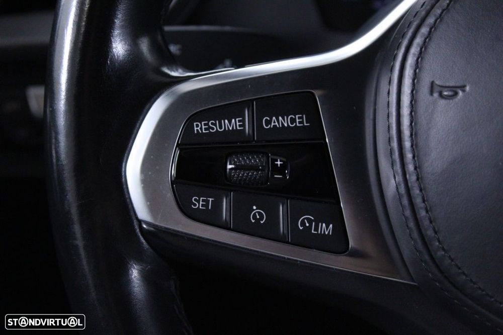 BMW 116 d Pack Desportivo M Auto - 23