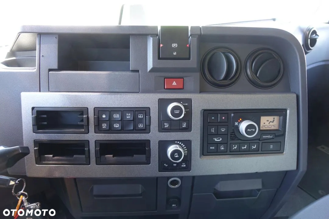 Renault GAMA T480 COMFORT / HIGH SLEEPER / STANDARD / AUTOMAT / RETARDER / EURO 6 / 2 ZBIORNIKI / LODÓWKA / TV / - 28