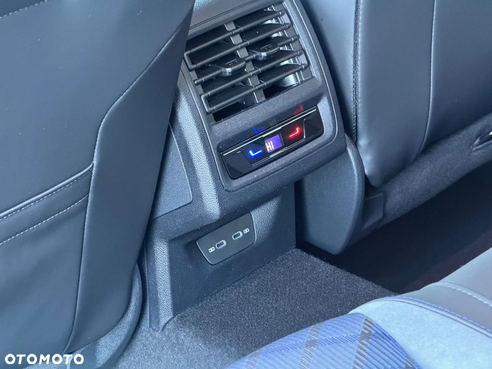 Volkswagen Golf Variant - 13