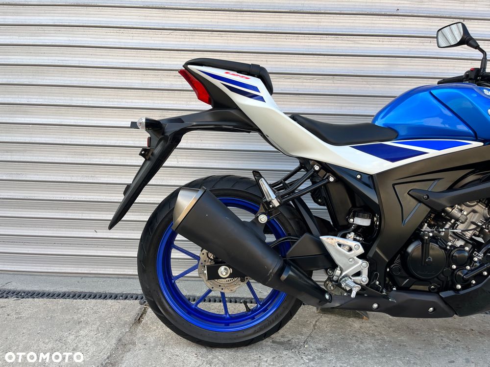Suzuki GSX - 21