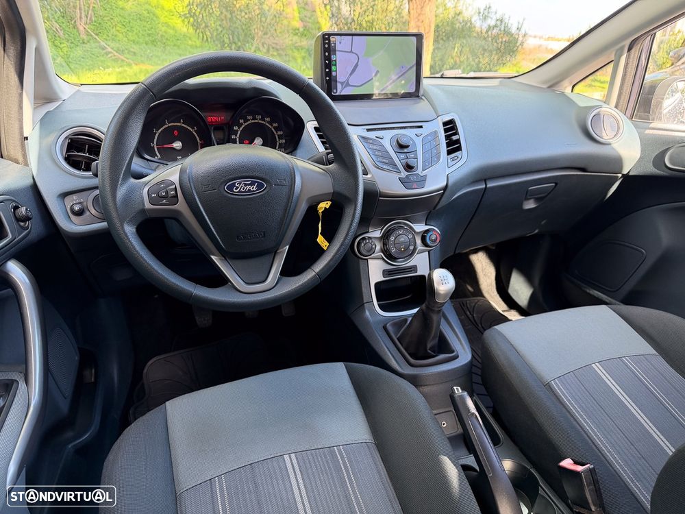 Ford Fiesta 1.25 Techno - 21