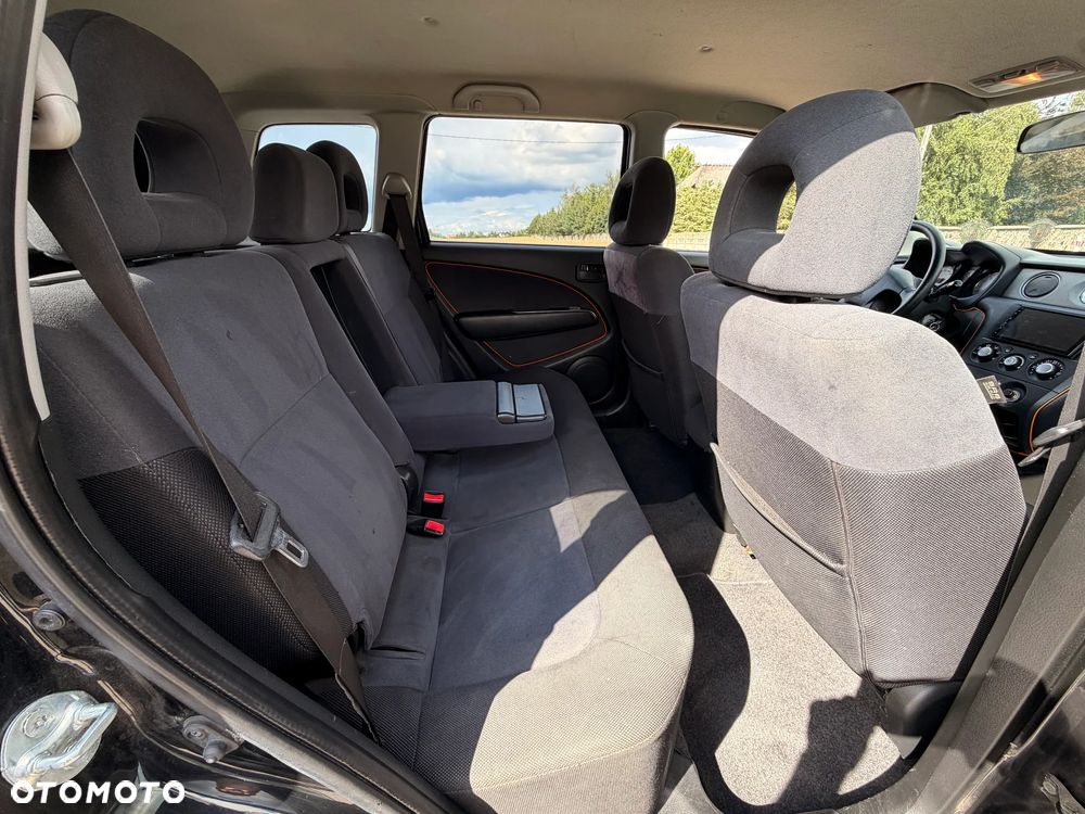 Mitsubishi Outlander - 11