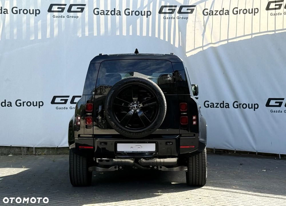 Land Rover Defender 110 D300 X-Dynamic HSE - 12