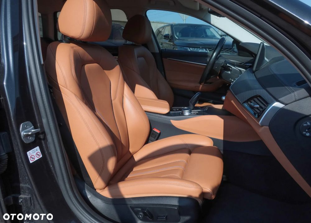 BMW Seria 5 530e Luxury Line sport - 23
