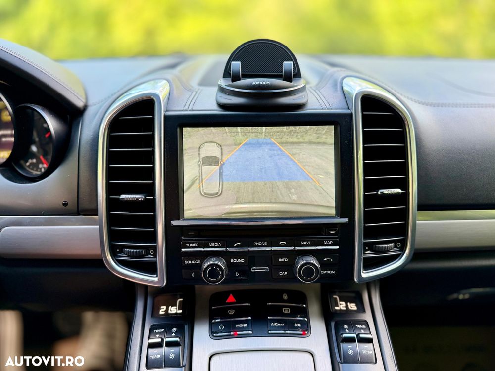 Porsche Cayenne - 11