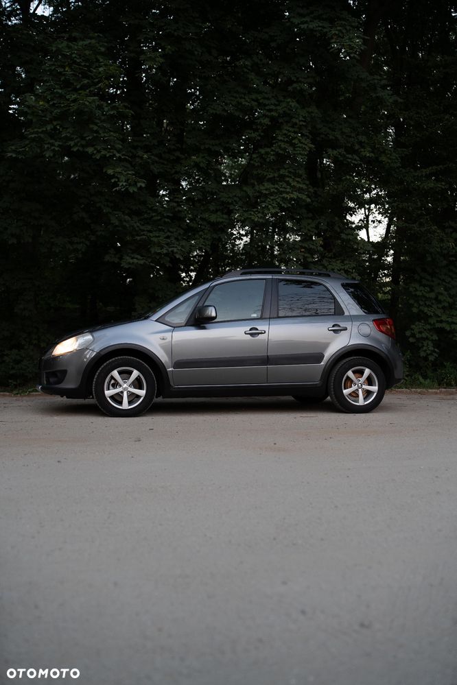 Suzuki SX4 1.6 GS / Premium - 4
