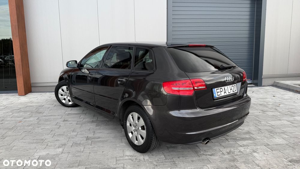 Audi A3 Sportback 1.6 TDI DPF Ambition - 2