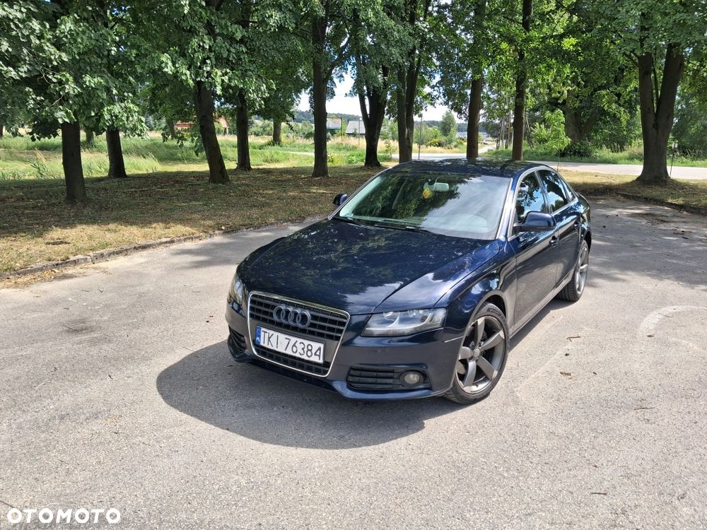 Audi A4 Limousine - 4