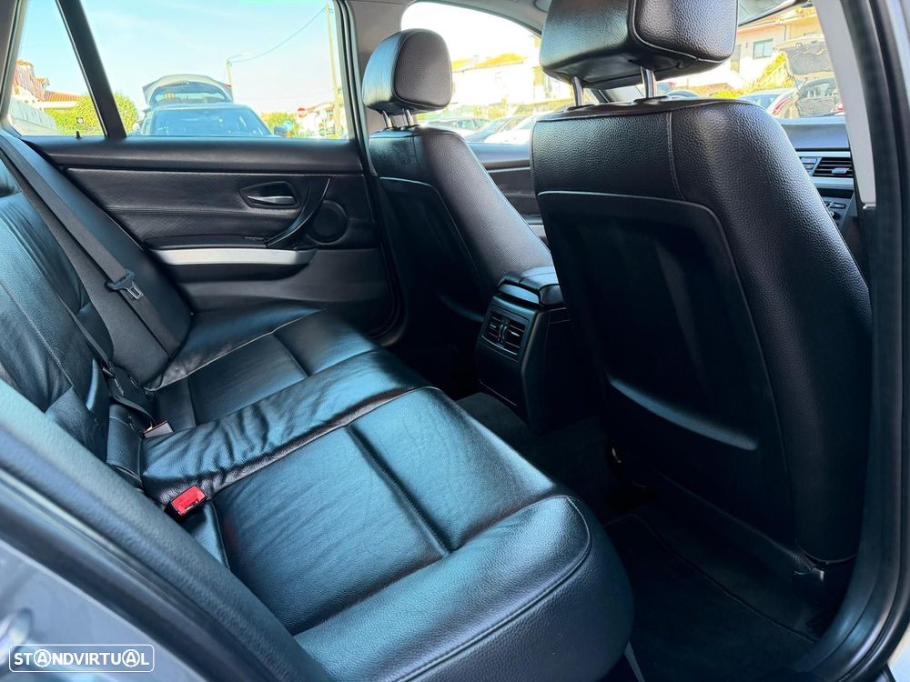 BMW 318 d Touring Line Sport - 14