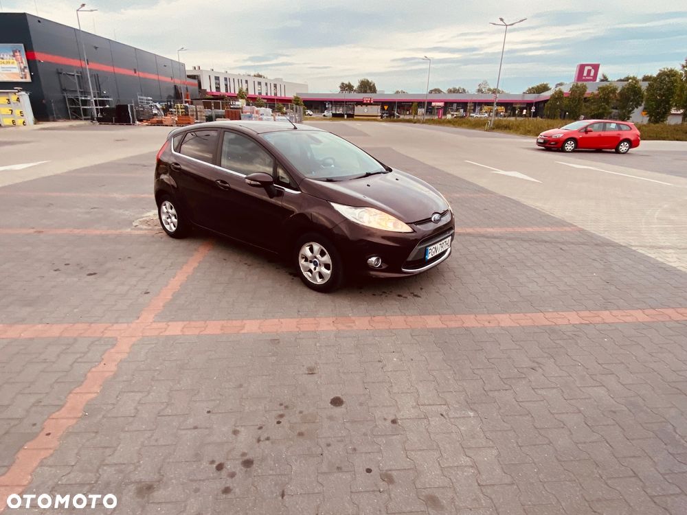 Ford Fiesta 1.6 TDCi DPF Ghia - 4