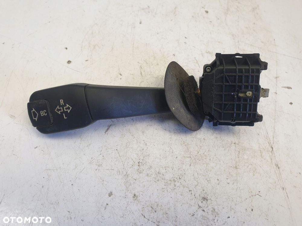 BMW E39 PRZEŁĄCZNIK KIERUNKOWSKAZÓW 8352172 - 1