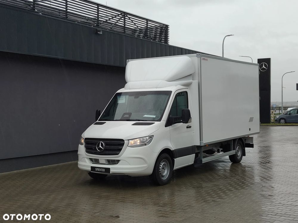 Mercedes-Benz Sprinter - 2