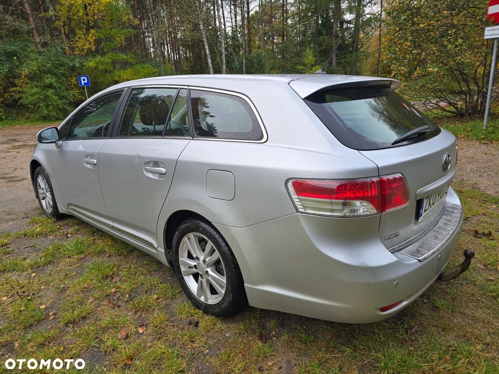 Toyota Avensis 2.0 D-4D - 6