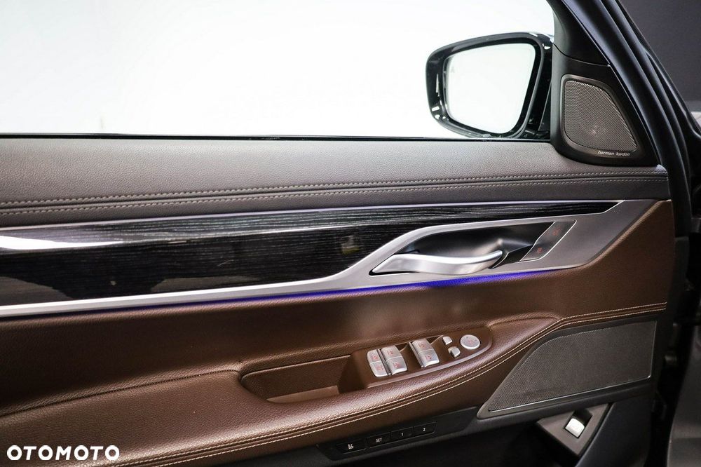 BMW Seria 7 - 22