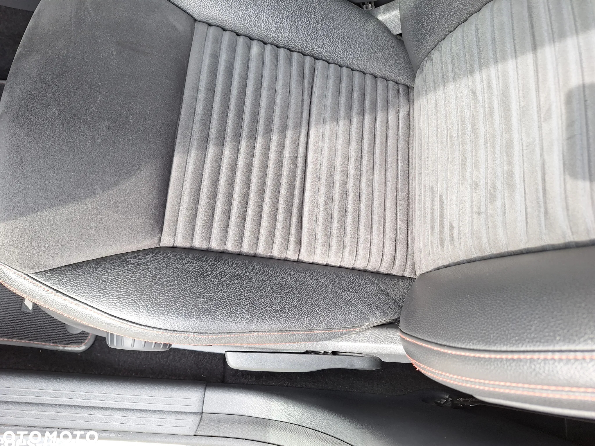 Mercedes-Benz CLA 180 BlueEffICIENCY Edition - 21