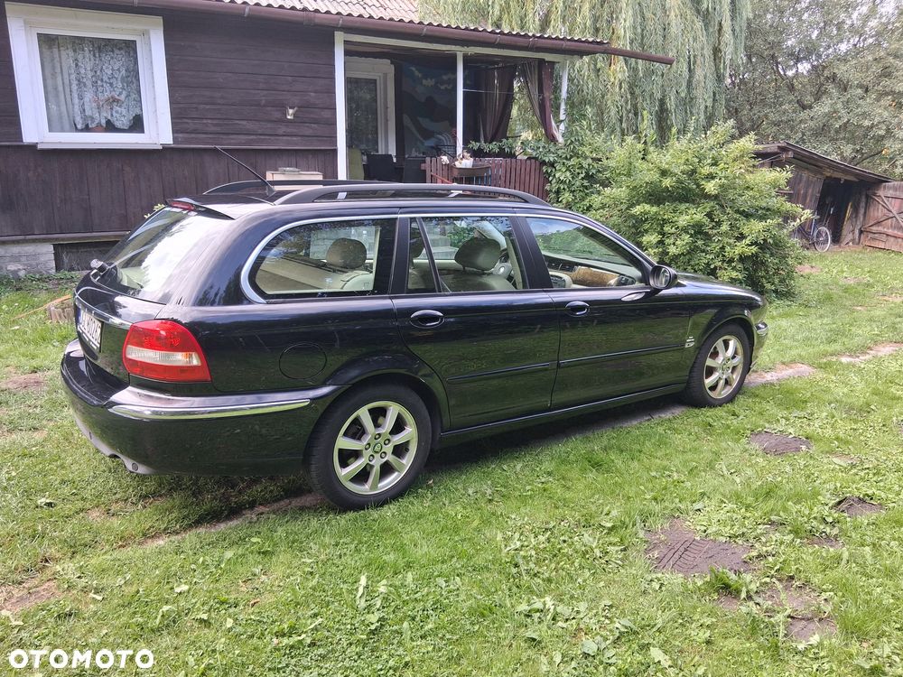 Jaguar X-Type 2.5 V6 4x4 Executive - 3