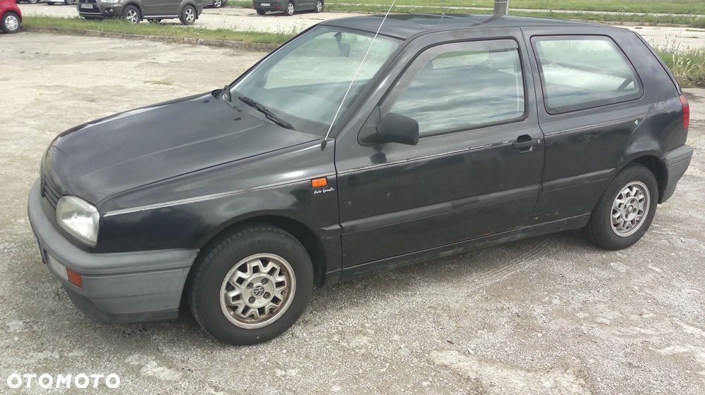 Volkswagen Golf 1.9 CL TD - 1