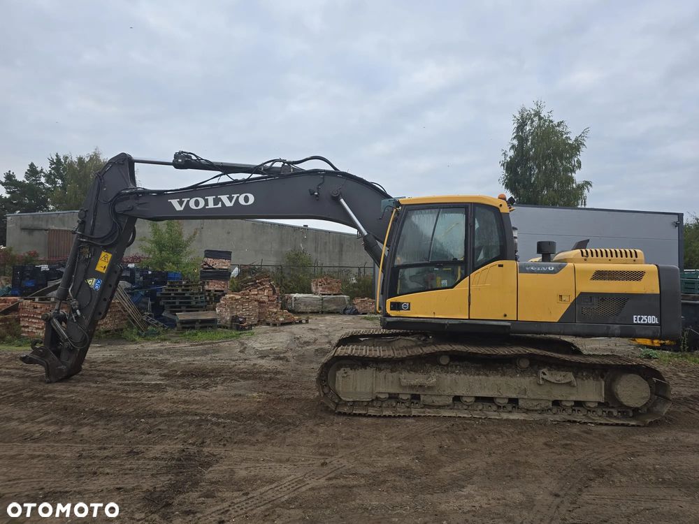 Volvo EC220DL - 2
