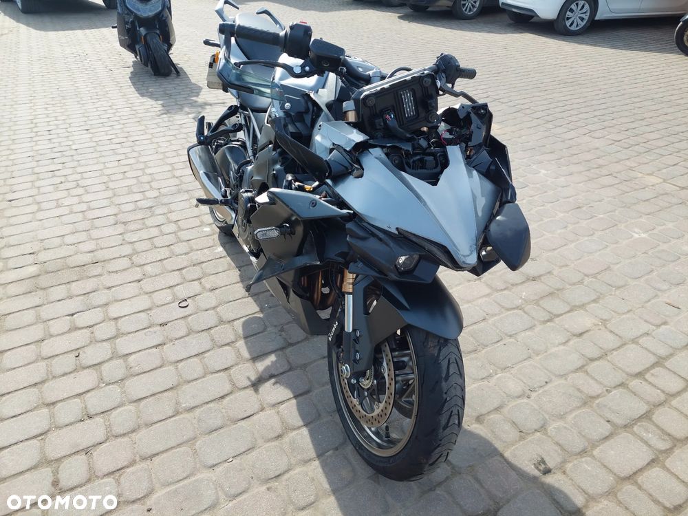 Suzuki GSX 1000 - 9