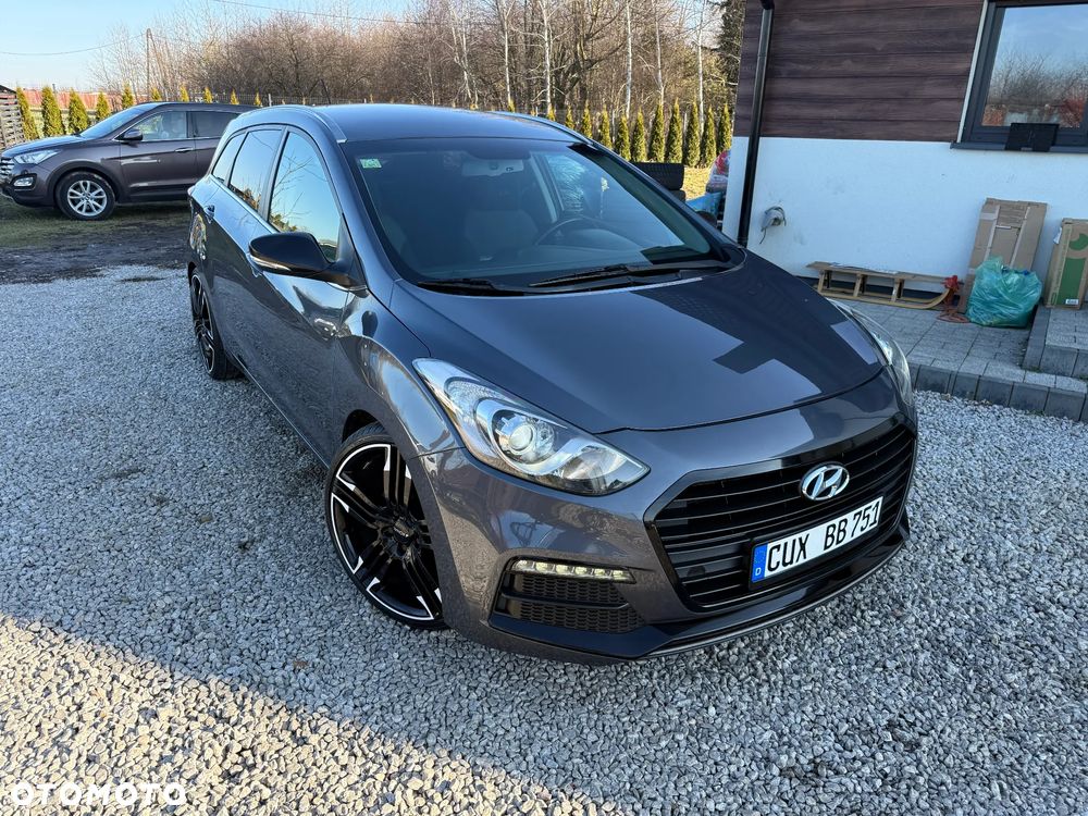 Hyundai i30 blue 1.6 CRDi Premium - 1