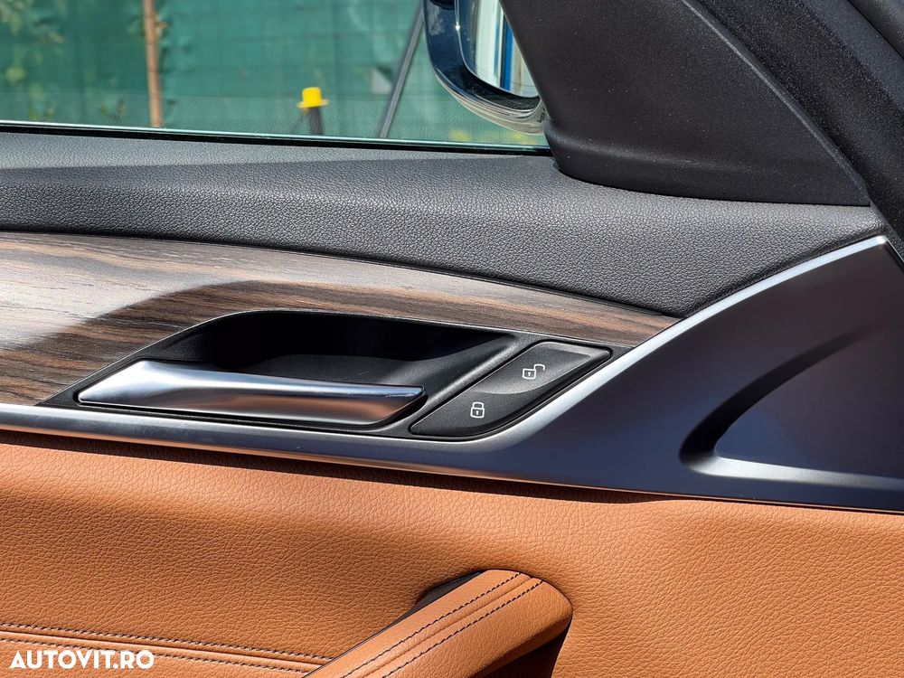 BMW Seria 5 530i AT - 25