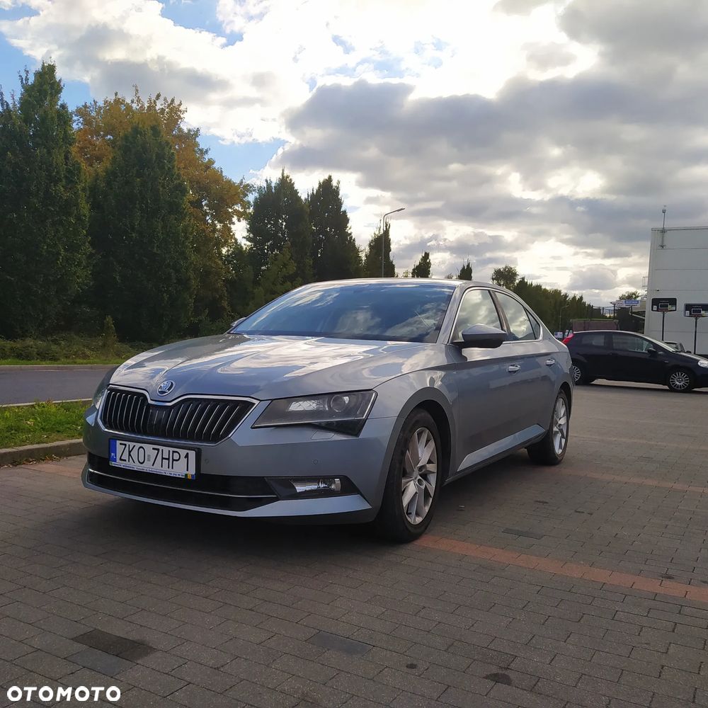 Skoda Superb 2.0 TDI Ambition DSG - 4