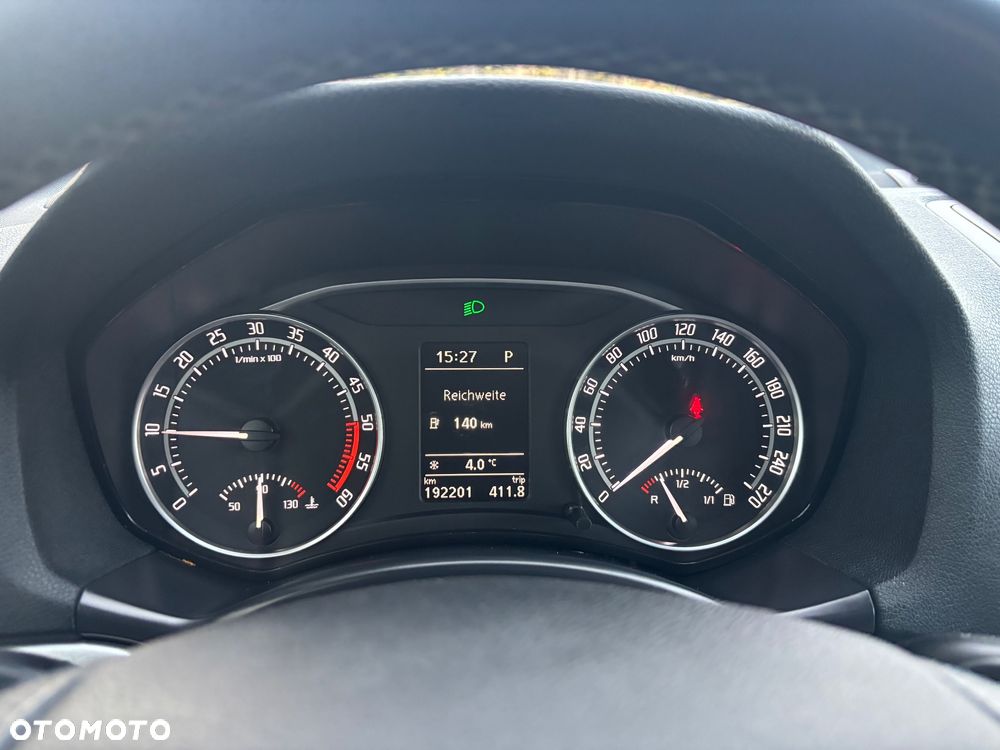 Skoda Octavia 2.0 TDI CR DPF DSG RS - 23