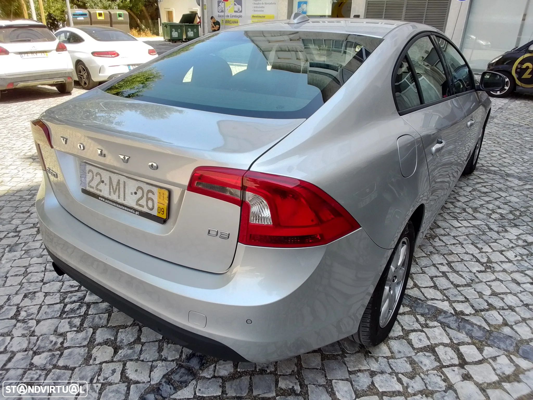 Volvo S60 2.0 D3 Momentum Start/Stop - 1