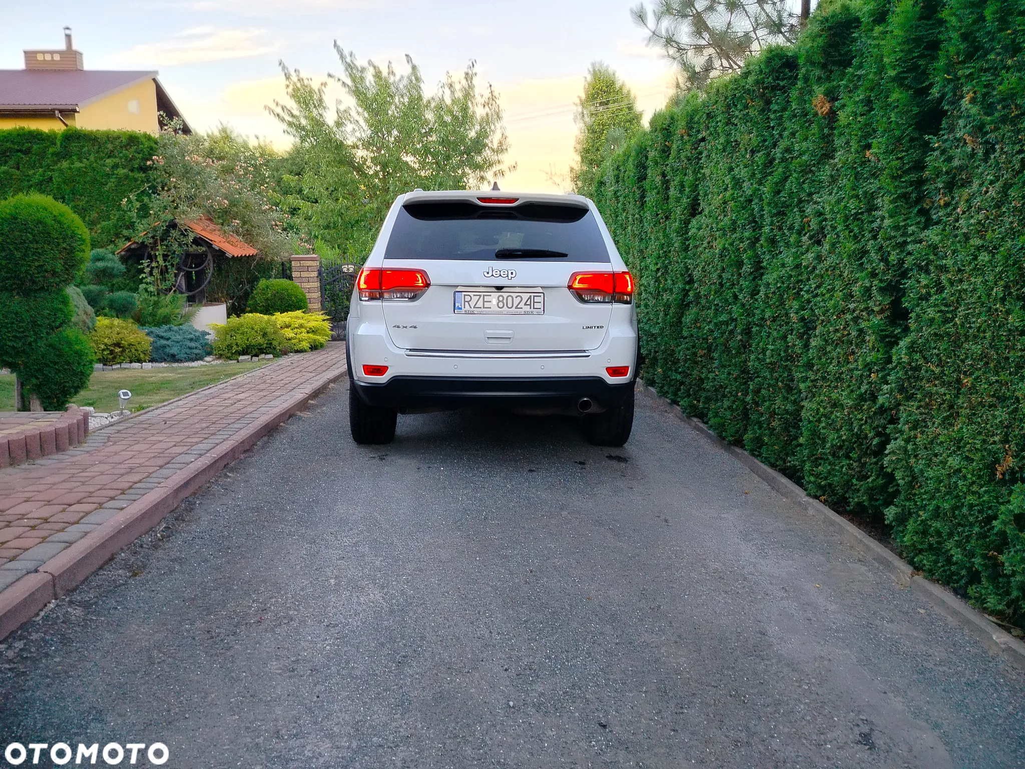 Jeep Grand Cherokee - 11