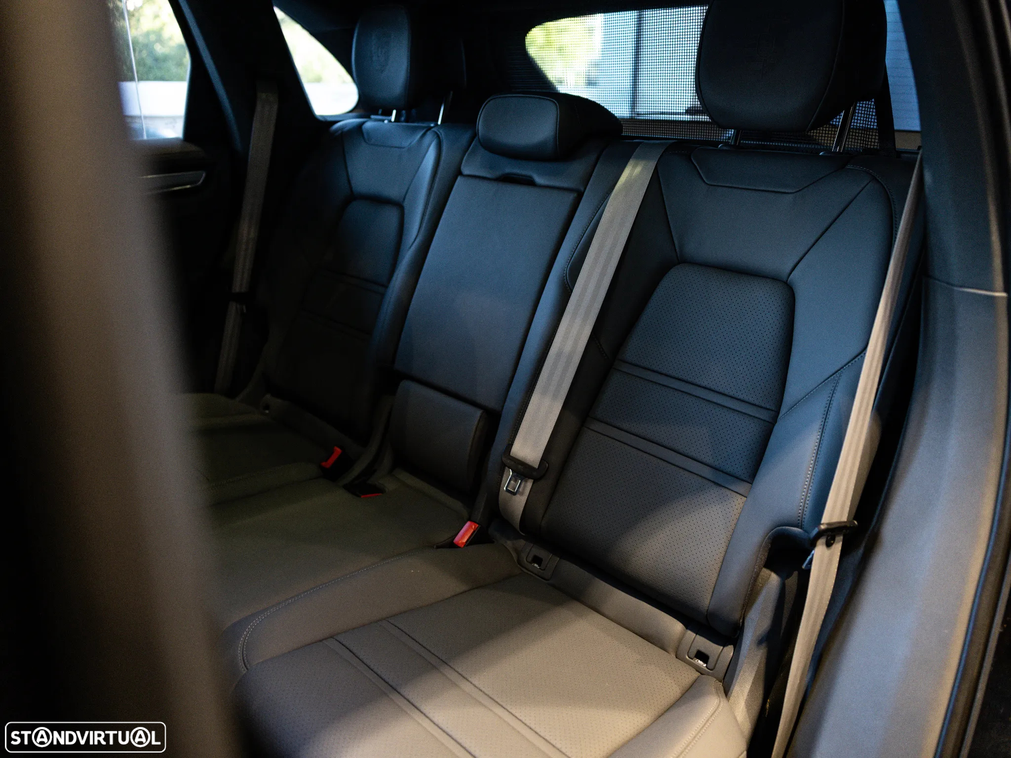 Porsche Cayenne E-Hybrid Platinum Edition - 33