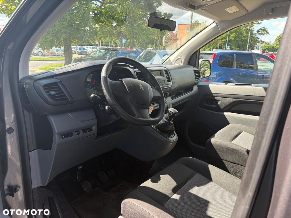 Peugeot Traveller - 10
