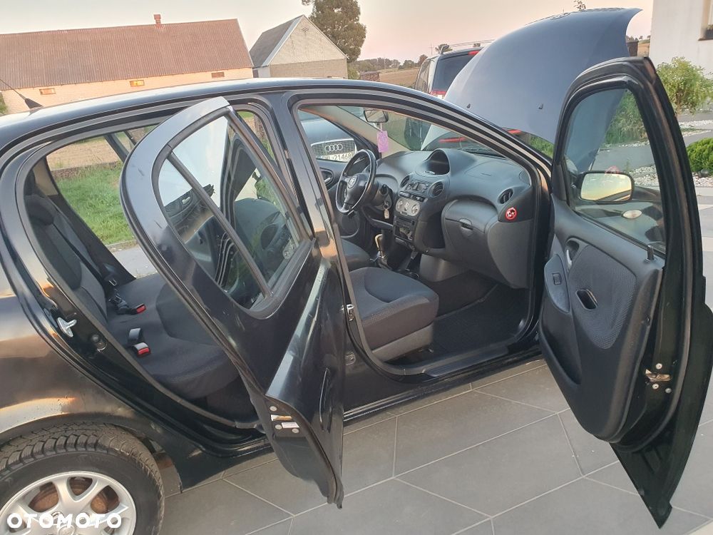 Toyota Yaris - 6