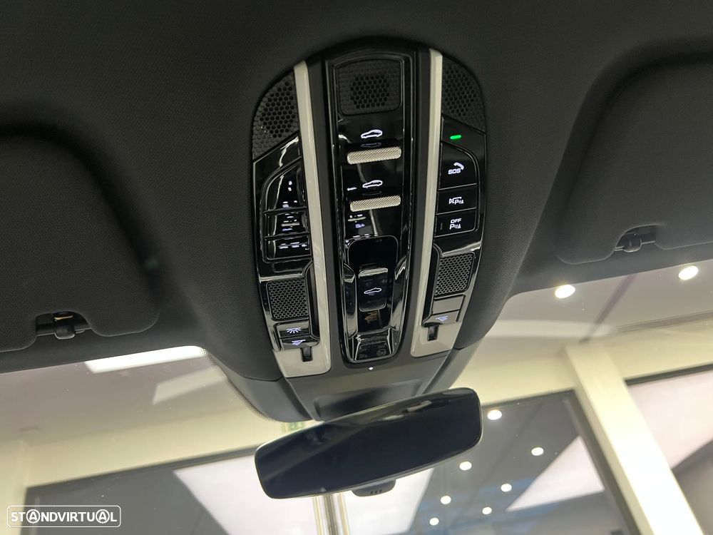 Porsche Panamera - 28