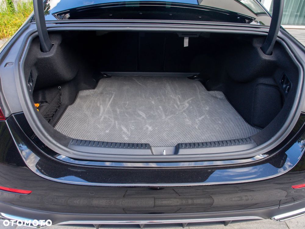 Mercedes-Benz Klasa E 220 d mHEV 4-Matic AMG 9G-Tronic - 19