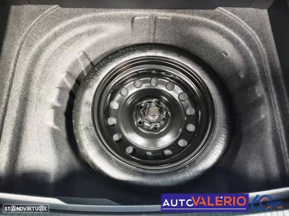 VW Golf Variant 1.6 TDi Confortline DSG - 32