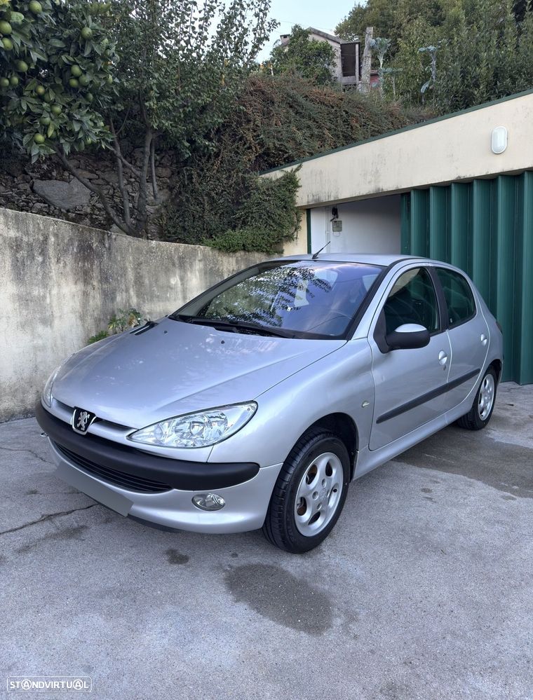 Peugeot 206 - 1