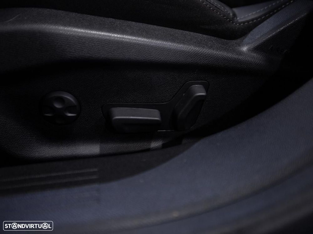 Peugeot 408 1.2 PureTech GT EAT8 - 17